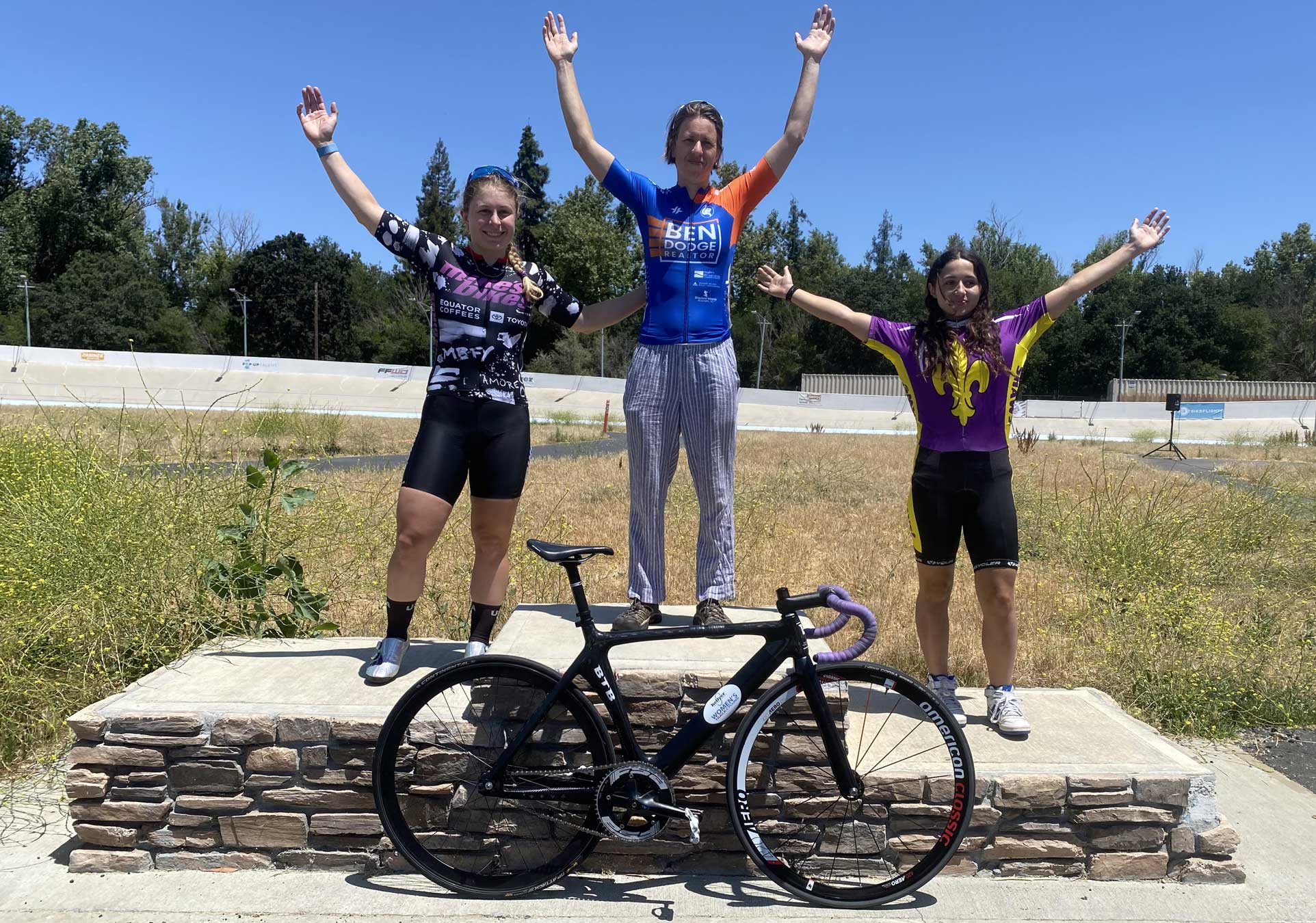 Lisa Cordova wins the Kelyn Akuna Classic (Hellyer)